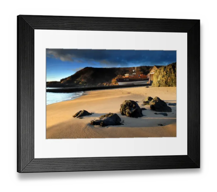 Framed Print : Porthdinllaen Tyne class lifeboat Hetty Rampton