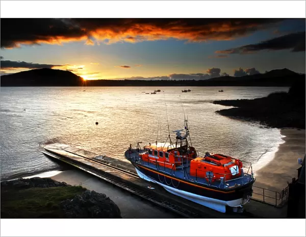 Porthdinllaen Tyne class lifeboat Hetty Rampton at sunset