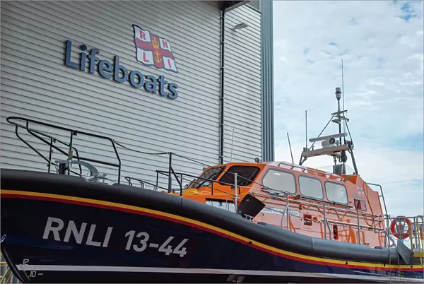 Legacy Lifeboat 19. Great Yarmouth and Gorleston Shannon 13-44