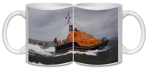Appledore Tamar class lifeboat Mollie Hunt arriving on station