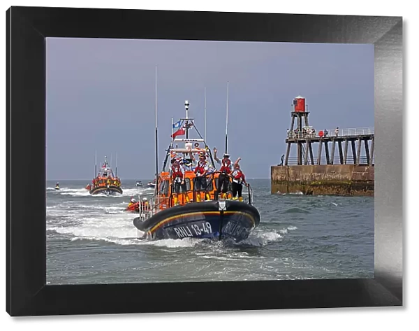 Whitby lifeboat arrival