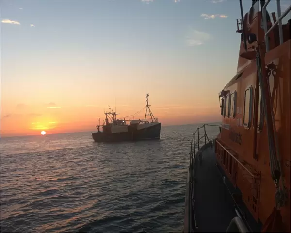 Falmouth lifeboat escorts the dismasted Polish tall ship, the Fryderyk Chopin