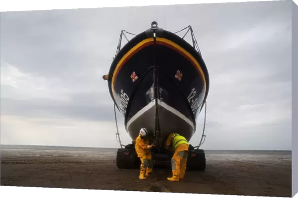 Recovery of the Hoylake Mersey class lifeboat Lady of Hilbre 12-005 by tractor and shore crew