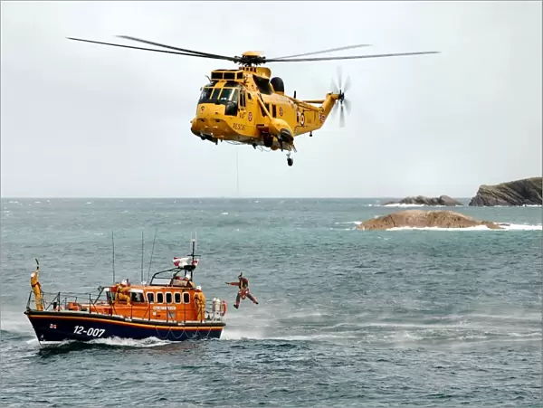 Ilfracombe Mersey class lifeboat Spirit of Derbyshire 12-007 during a helicopter demonstration at Ilfracombe Rescue Day