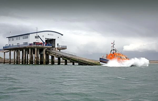 Barrow Tamar clas lifeboat Grace Dixon 16-08