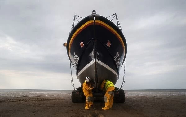 Recovery of the Hoylake Mersey class lifeboat Lady of Hilbre