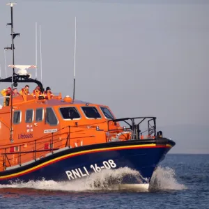 Barrow Tamar class lifeboat Grace Dixon 16-08 moving from left t