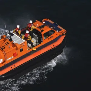 Hovercraft H-004 during a training exercise off Old Harry Rocks