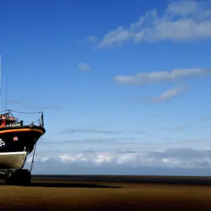 Hoylake crew with the Mersey class lifeboat Lady of Hilbre