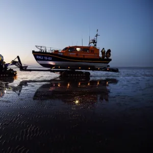 Launch and recovery exercise of the Dungeness Shannon class lifeboat The Morrell 13-02