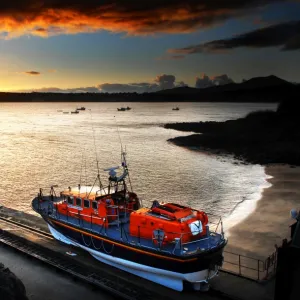 Porthdinllaen Tyne class lifeboat Hetty Rampton at sunset