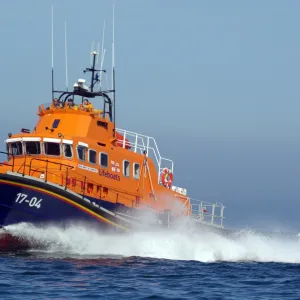 St Peter Port severn class lifeboat Spirit of Guernsey 17-04 arrives from Sark