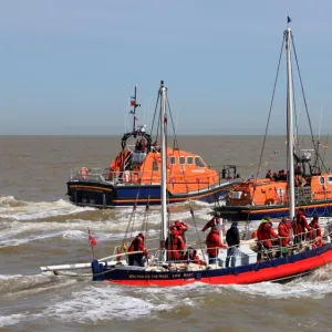 Walton and Frinton Tamar class lifeboat Irene Muriel Rees 16-19 arriving on station. Pictured with Tyne class lifeboat Kenneth Thelwell II 47-036