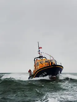 Appledore Tamar class lifeboat Mollie Hunt arriving at Appledore