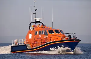 Barrow Tamar class lifeboat Grace Dixon 16-08 moving from left t