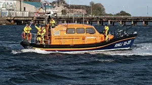 Lifeboat RNLI 13-37 arriving at Invergordon 1st Nov 2020