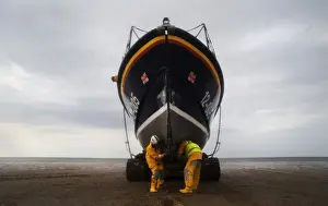 Recovery of the Hoylake Mersey class lifeboat Lady of Hilbre 12-005 by tractor and shore crew