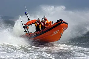 Inshore Lifeboat Prints: Southwold Atlantic 75 Leslie Tranmer powering through waves
